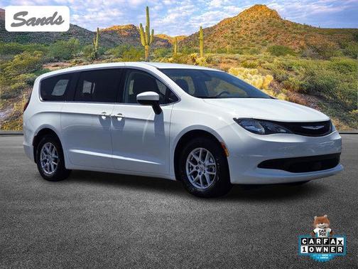 2022 Chrysler Voyager LX