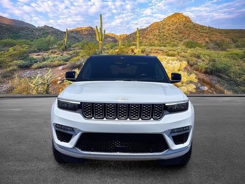 Bright White Clearcoat 2023 Jeep Grand Cherokee Summit