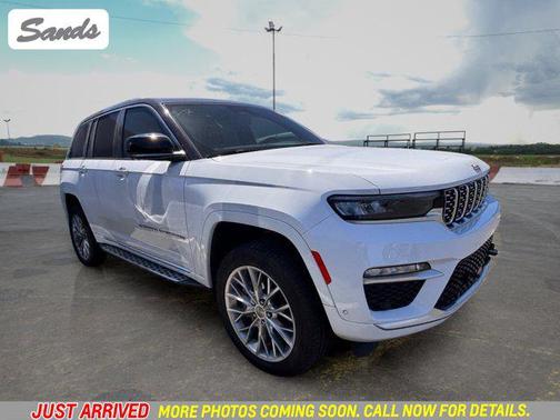 Bright White Clearcoat 2023 Jeep Grand Cherokee Summit