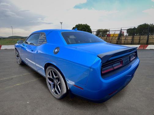 B5 Blue Pearlcoat 2019 Dodge Challenger R/T Scat Pack