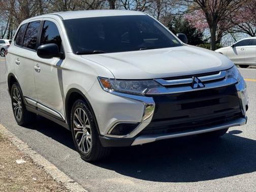 2018 Mitsubishi Outlander ES