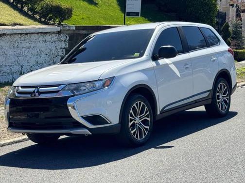2018 Mitsubishi Outlander ES