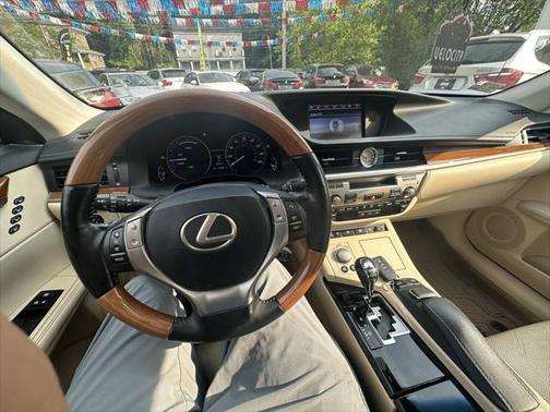 2014 Lexus ES 300h Base