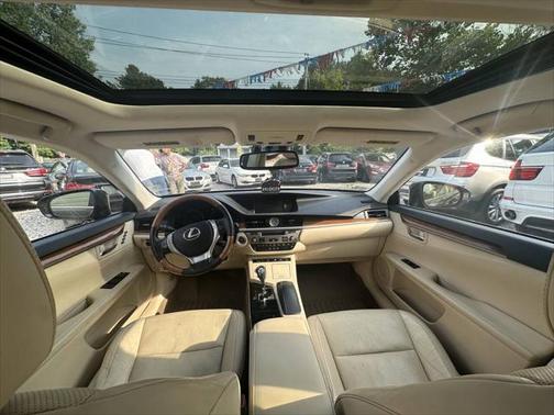 2014 Lexus ES 300h Base