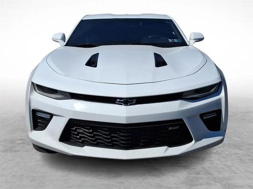 Summit White 2018 Chevrolet Camaro 1SS