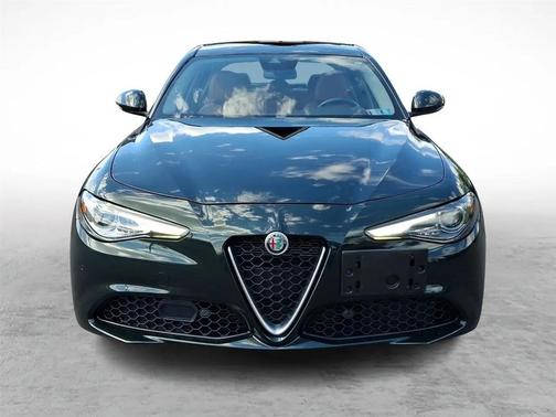 Verde Visconti Metallic 2020 Alfa Romeo Giulia Ti