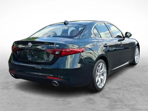 Verde Visconti Metallic 2020 Alfa Romeo Giulia Ti