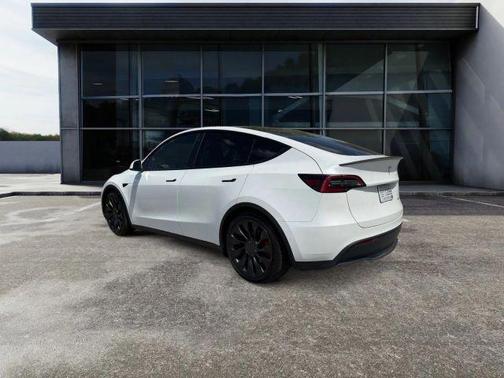 White 2022 Tesla Model Y Performance