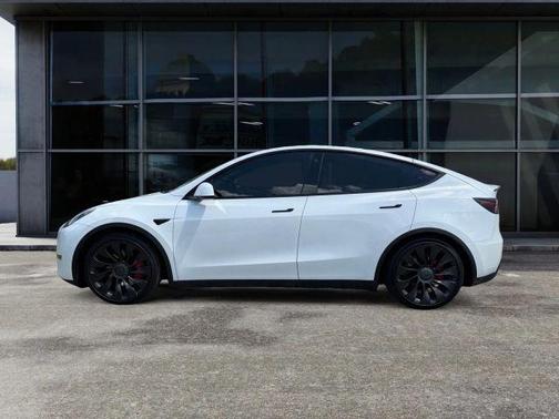 White 2022 Tesla Model Y Performance