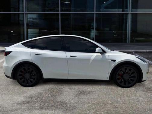 White 2022 Tesla Model Y Performance