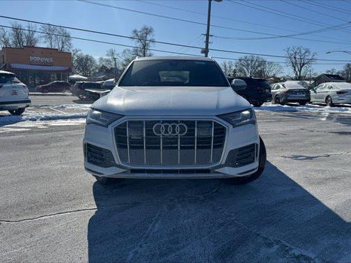 2023 Audi Q7 45 Premium Plus