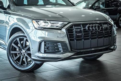 2022 Audi Q7 45 Premium Plus