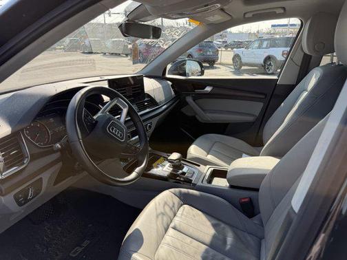 Mythos Black Metallic 2022 Audi Q5 45 S line Premium