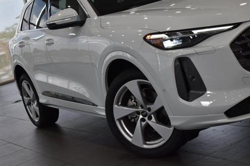 2025 Audi Q5 Premium Plus