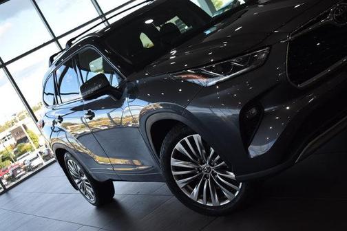 2024 Toyota Highlander Platinum