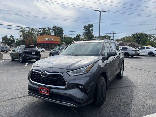2024 Toyota Highlander Platinum