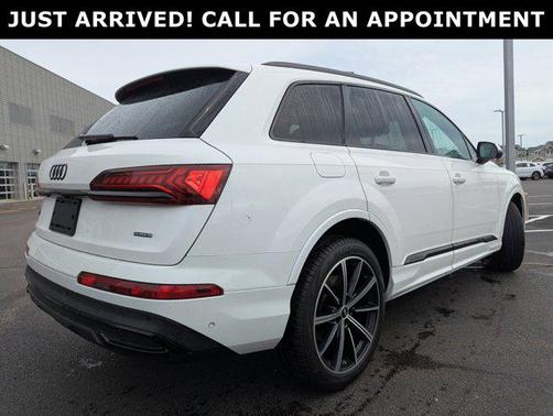2022 Audi Q7 55 Premium Plus