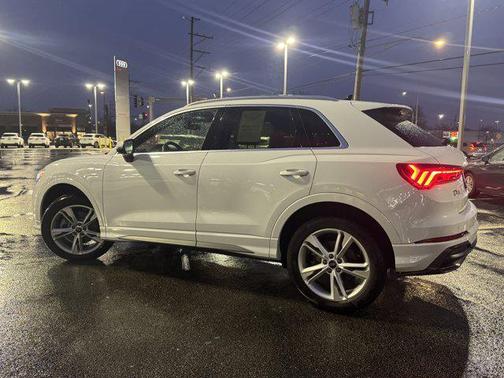 2022 Audi Q3 45 S line Premium