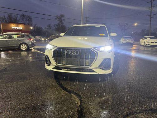 2022 Audi Q3 45 S line Premium