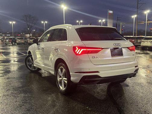 2022 Audi Q3 45 S line Premium