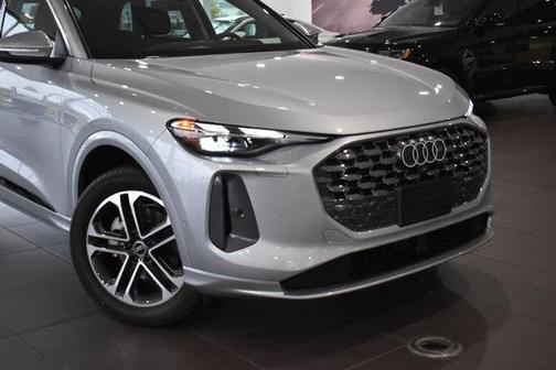 2025 Audi Q5 Premium