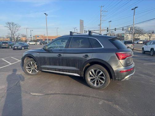 2023 Audi Q5 45 S line Premium