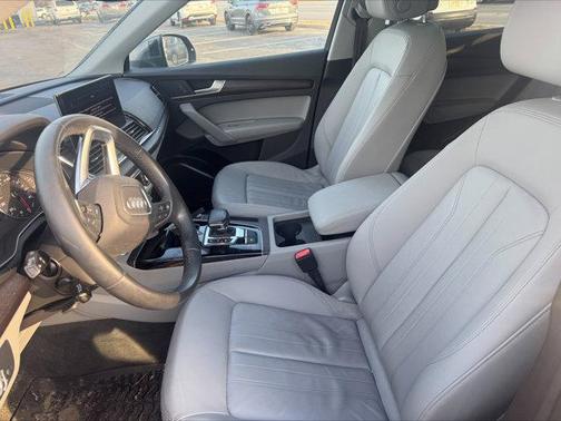 2023 Audi Q5 45 S line Premium