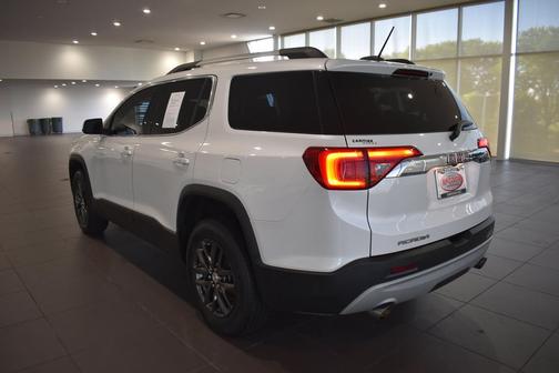 White Frost Tricoat 2017 GMC Acadia SLT-1