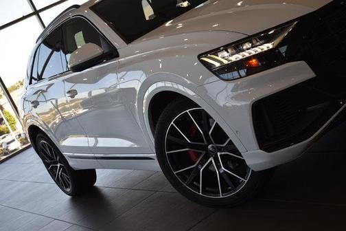 2023 Audi Q8 55 Premium Plus