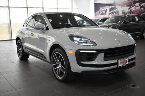 Dolomite Silver Metallic 2022 Porsche Macan Macan S