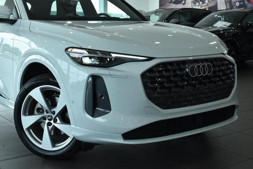 2025 Audi Q5 Premium Plus