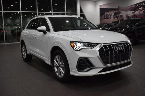2025 Audi Q3 Premium 45 TFSI S line quattro Tiptronic