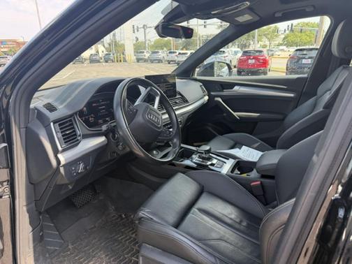 Mythos Black Metallic 2023 Audi Q5 45 S line Premium Plus
