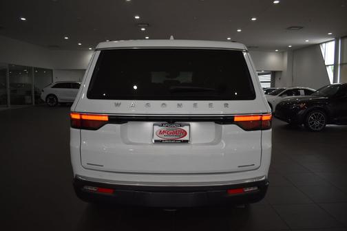 Bright White Clearcoat 2022 Jeep Wagoneer Series III 4x4