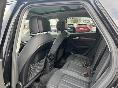 2022 Audi Q5 45 S line Premium Plus
