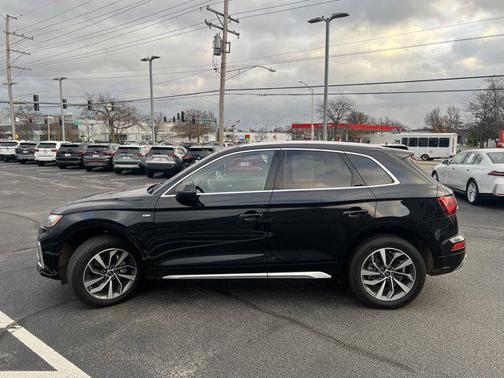 2022 Audi Q5 45 S line Premium Plus