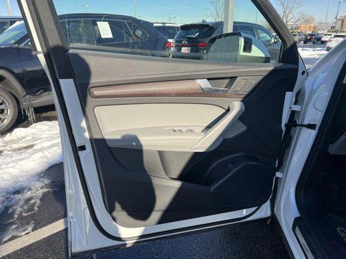 2022 Audi Q5 45 S line Premium Plus