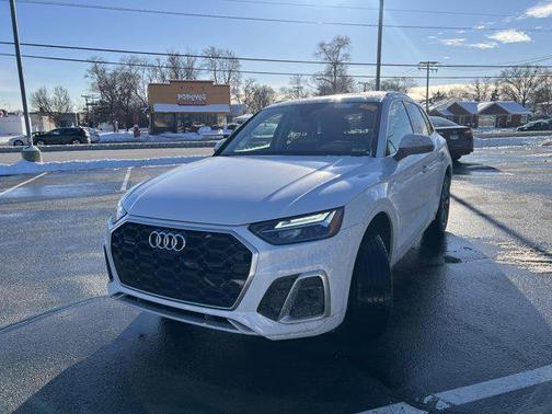 2022 Audi Q5 45 S line Premium Plus