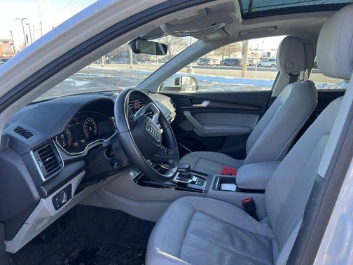 2022 Audi Q5 45 S line Premium Plus