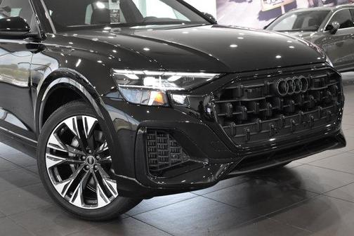2025 Audi Q8 55 Premium