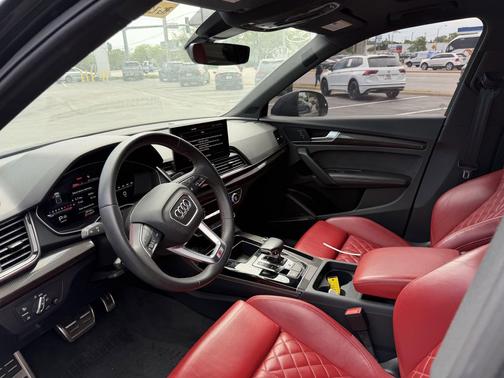 Mythos Black Metallic 2023 Audi SQ5 3.0T Premium Plus