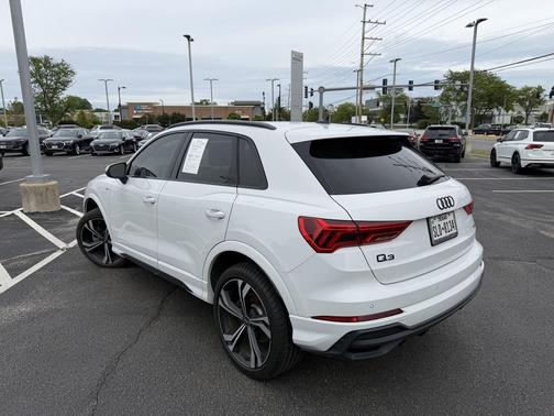 Glacier White Metallic 2023 Audi Q3 45 S line Premium Plus