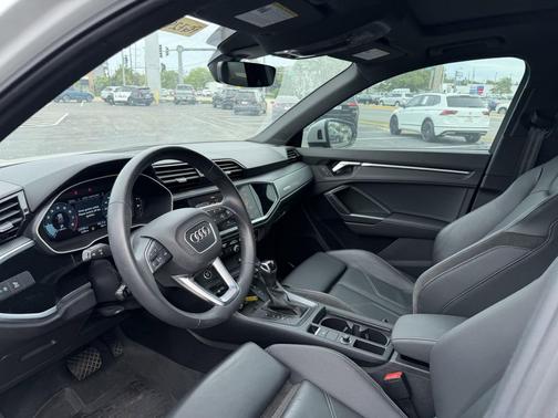 Glacier White Metallic 2023 Audi Q3 45 S line Premium Plus