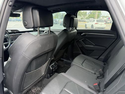 Glacier White Metallic 2023 Audi Q3 45 S line Premium Plus
