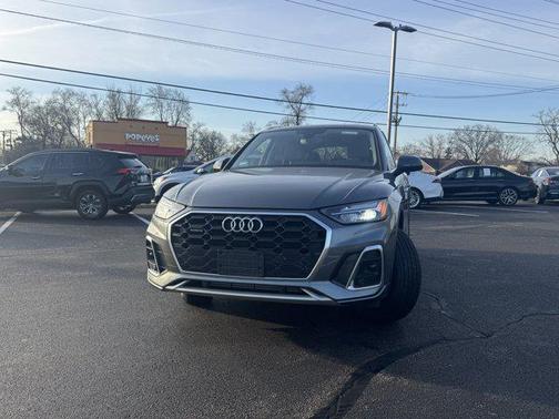 2022 Audi Q5 45 S line Premium