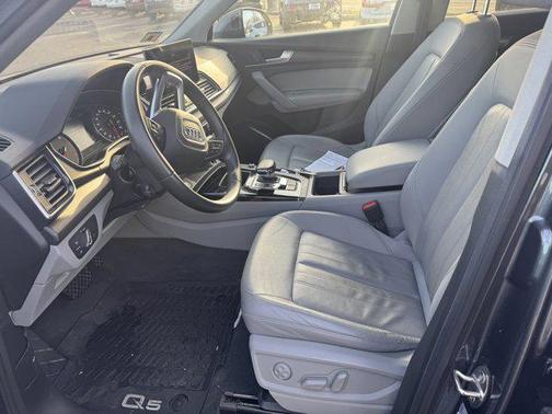 2022 Audi Q5 45 S line Premium