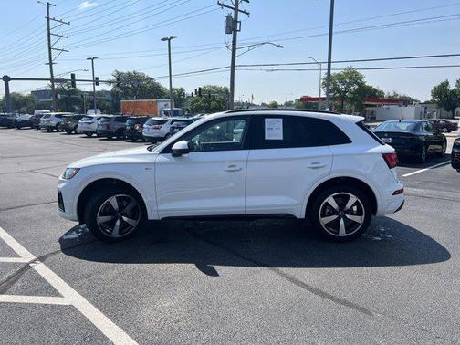 2022 Audi Q5 45 S line Premium Plus