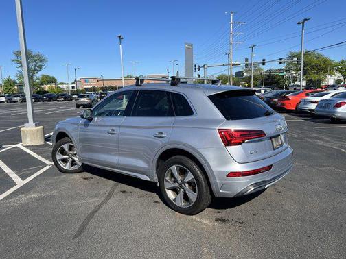 2022 Audi Q5 40 Premium Plus