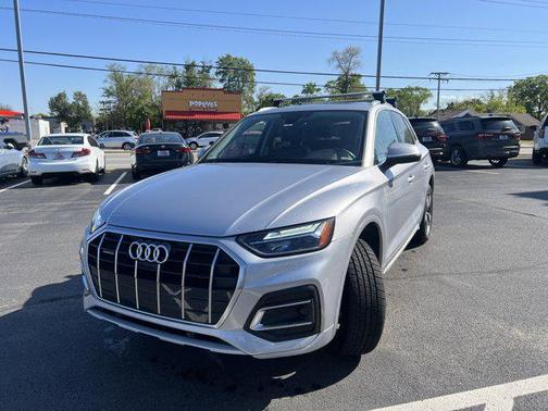 2022 Audi Q5 40 Premium Plus