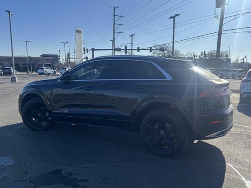 2022 Audi Q8 55 Premium Plus